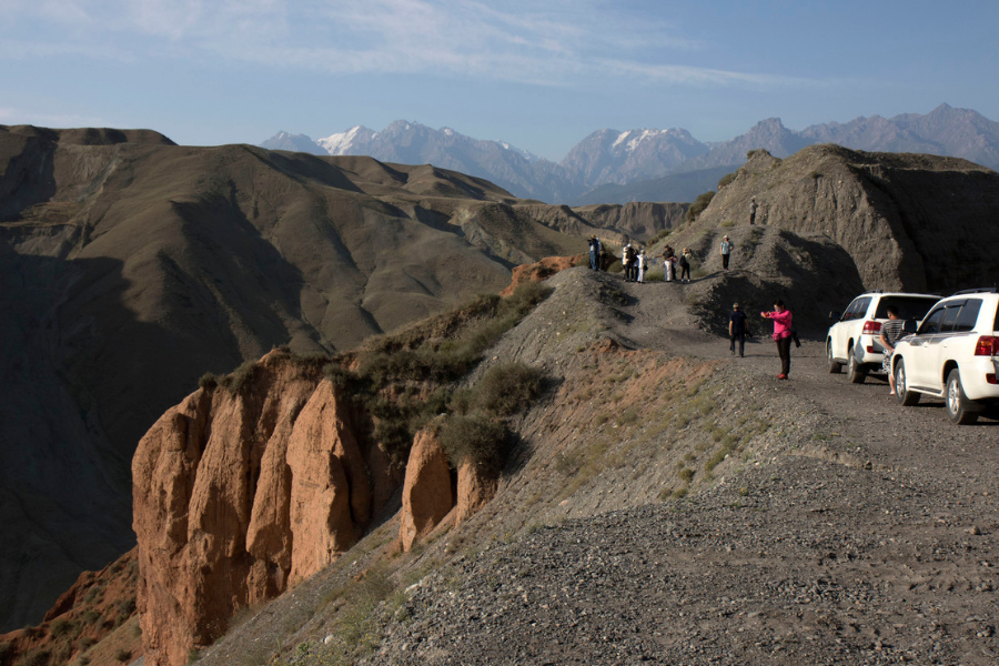 Plan your visit to Anjihai Grand Canyon in Xinjiang with route tips, best travel times, safety advice, driving information, and photography guidance. Plan your visit to Anjihai Grand Canyon in Xinjiang with route tips, best travel times, safety advice, driving information, and photography guidance.