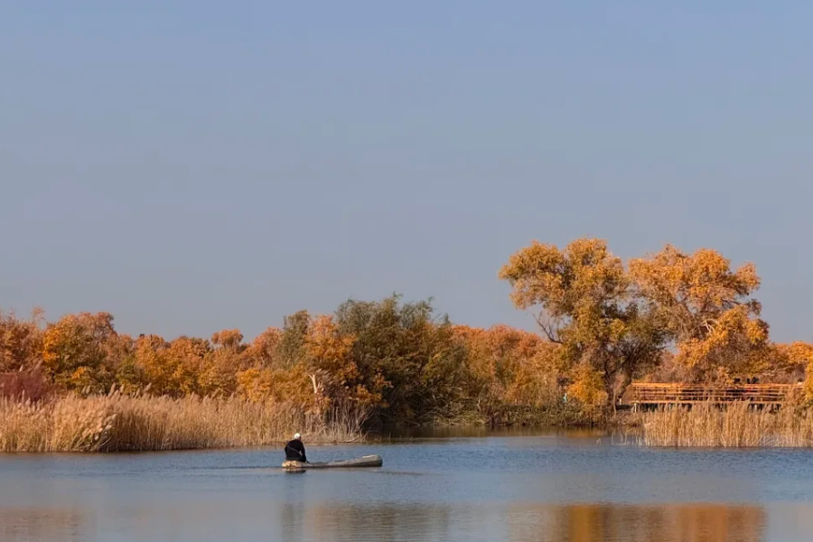  Visit Opal Village in Xinjiang