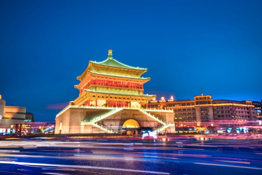 Xi'an Mid-Autumn Festival night scene with lanterns