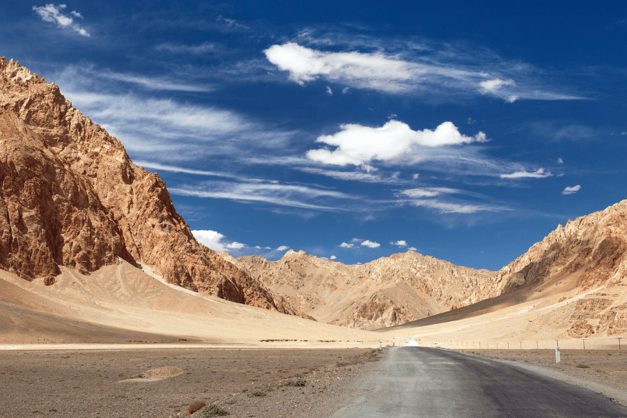 Karakul Lake and Pamir Plateau road trip in Xinjiang Karakul Lake and Pamir Plateau road trip in Xinjiang